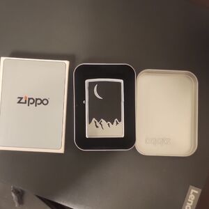 Marlboro Zippo Moon and Mountains Zippo